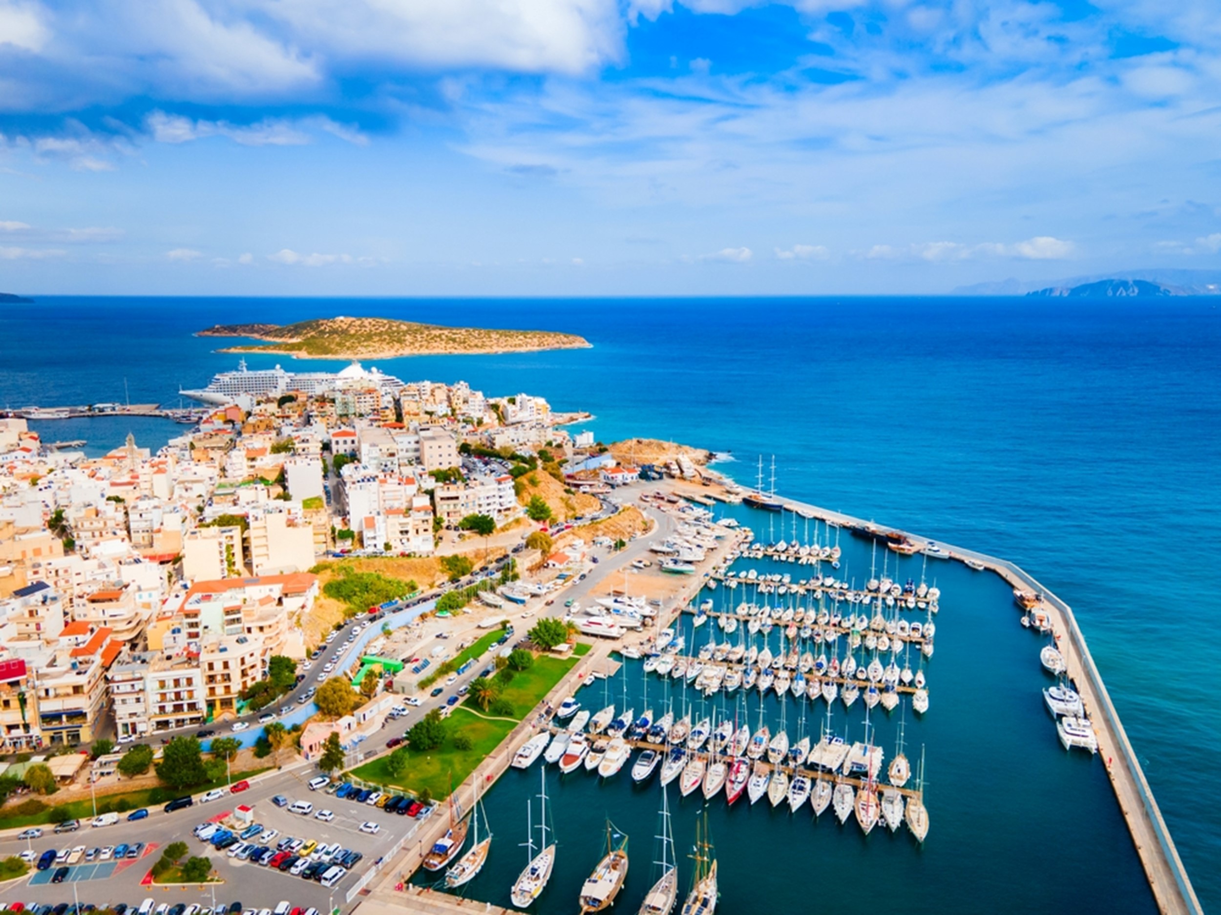 Orasul Agios Nikolaos din Creta, potrivit pentru cupluri si familii cu copii mai mari